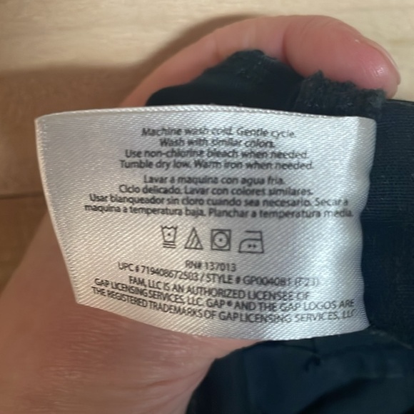 GAP size 8 Black Mid-rise Stretchy 4.5” Inseam Chino Shorts with Pockets - Picture 9 of 9